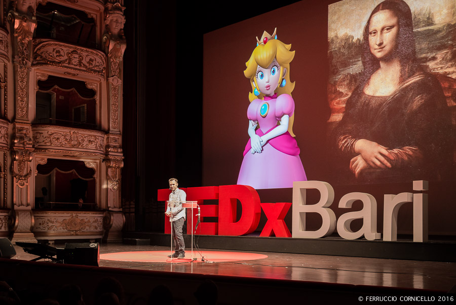 Ancora il game designer Matt Nava al TEDx Bari 2016, Teatro Petruzzelli - Ph. © Ferruccio Cornicello