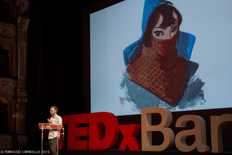 Il game designer Matt Nava con uno dei suoi bozzetti di Journey, al TEDx Bari 2016, Teatro Petruzzelli - Ph. © Ferruccio Cornicello