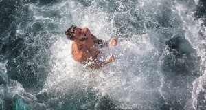 Il tuffatore Alessandro De Rose trionfa al Red Bull Cliff Diving World Series di Polignano a Mare
