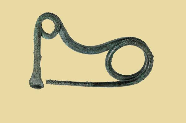 Fibula bronzea ritrovata sull'Isola di Tavolara - Image: Soprintendenza