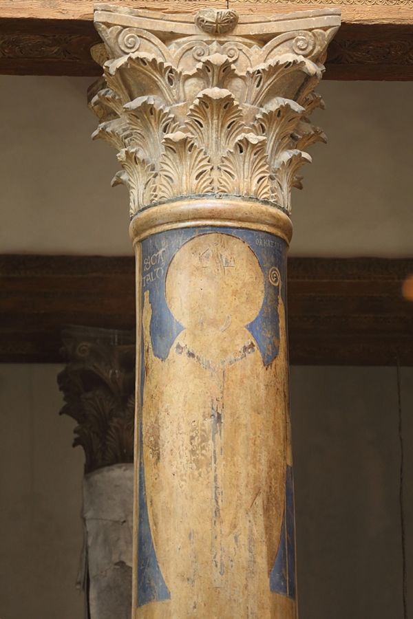 L'effigie di San Cataldo su una delle colonne della Basilica della Natività di Betlemme - Ph. © Anna Svelto