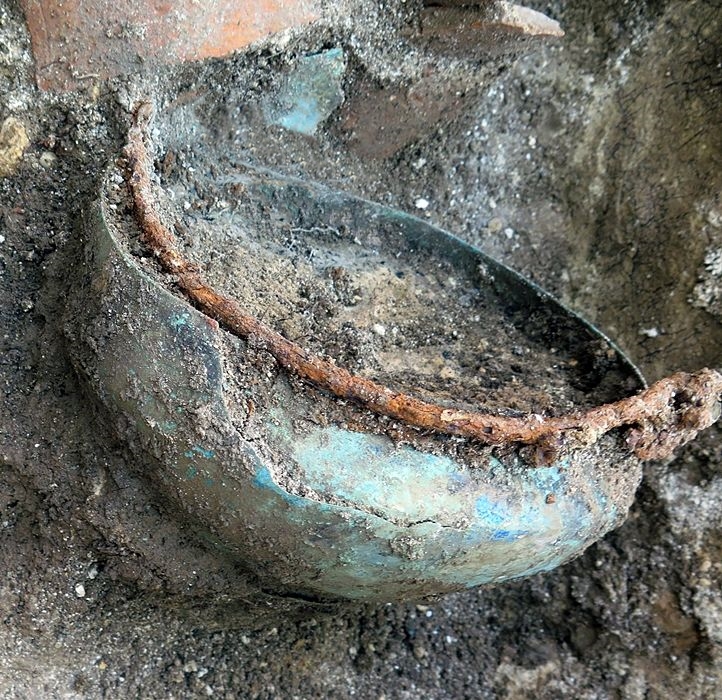 Vaso in bronzo dalla necropoli di Crecchio (Chieti) - Image by SAPAB Abruzzo