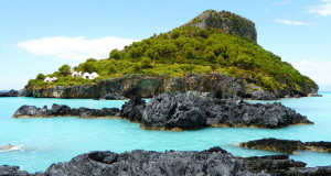 L’Isola di Dino e le sue grotte: in Calabria, un piccolo paradiso per trekkers e subacquei
