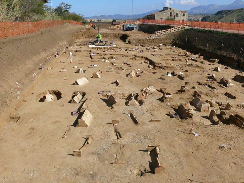 Scorcio della vastissima necropoli di Himera - Fonte: Soprintendenza Archeologica Palermo