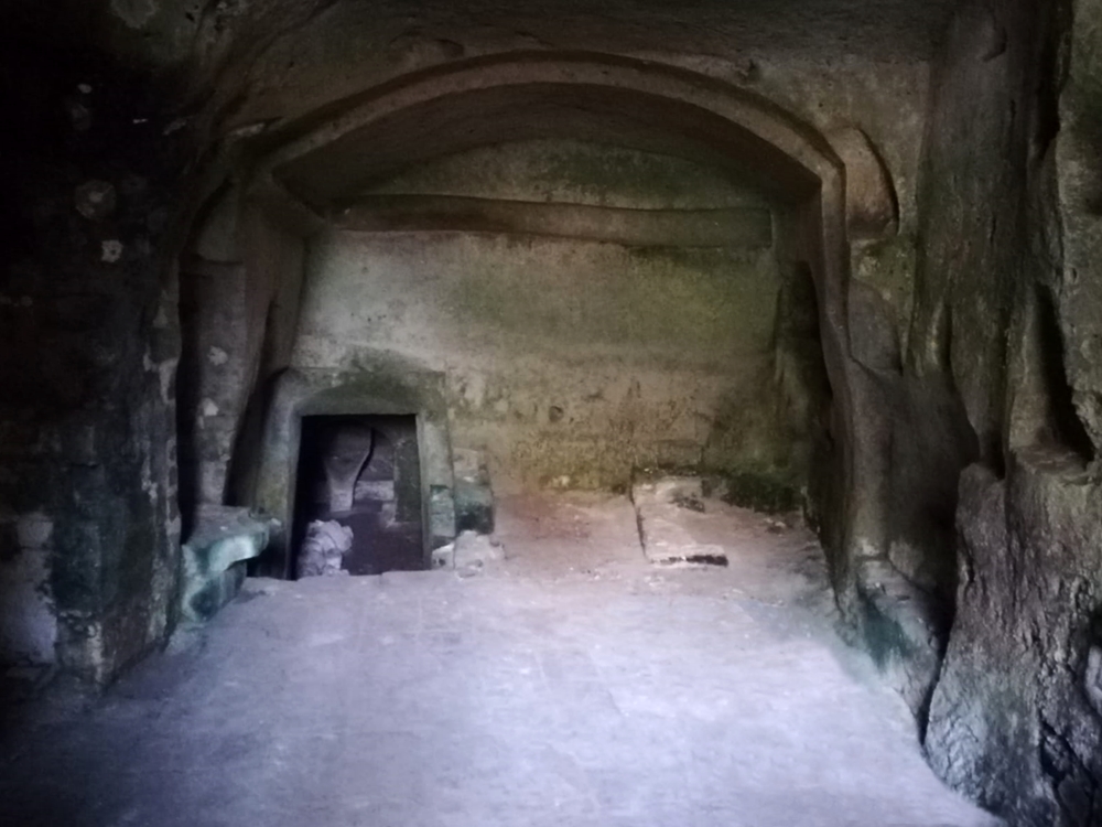 La grotta-sinagoga scoperta a Matera