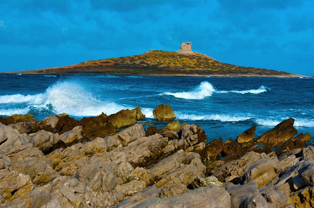 L'Isola delle Femmine vista dalla costa - Ph. Salvatore Ciambra