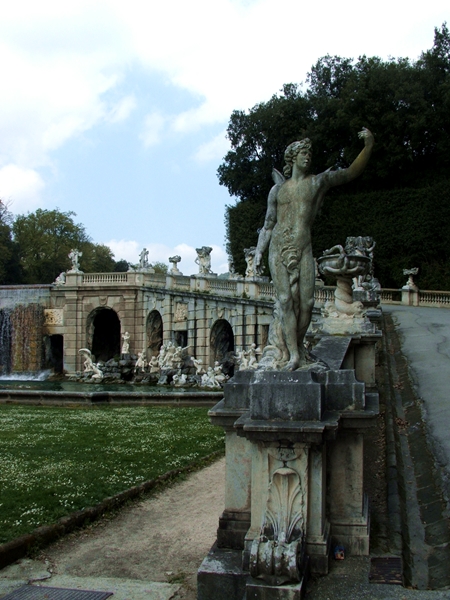 Fontana di Eolo, estremità est dell'esedra - Image source