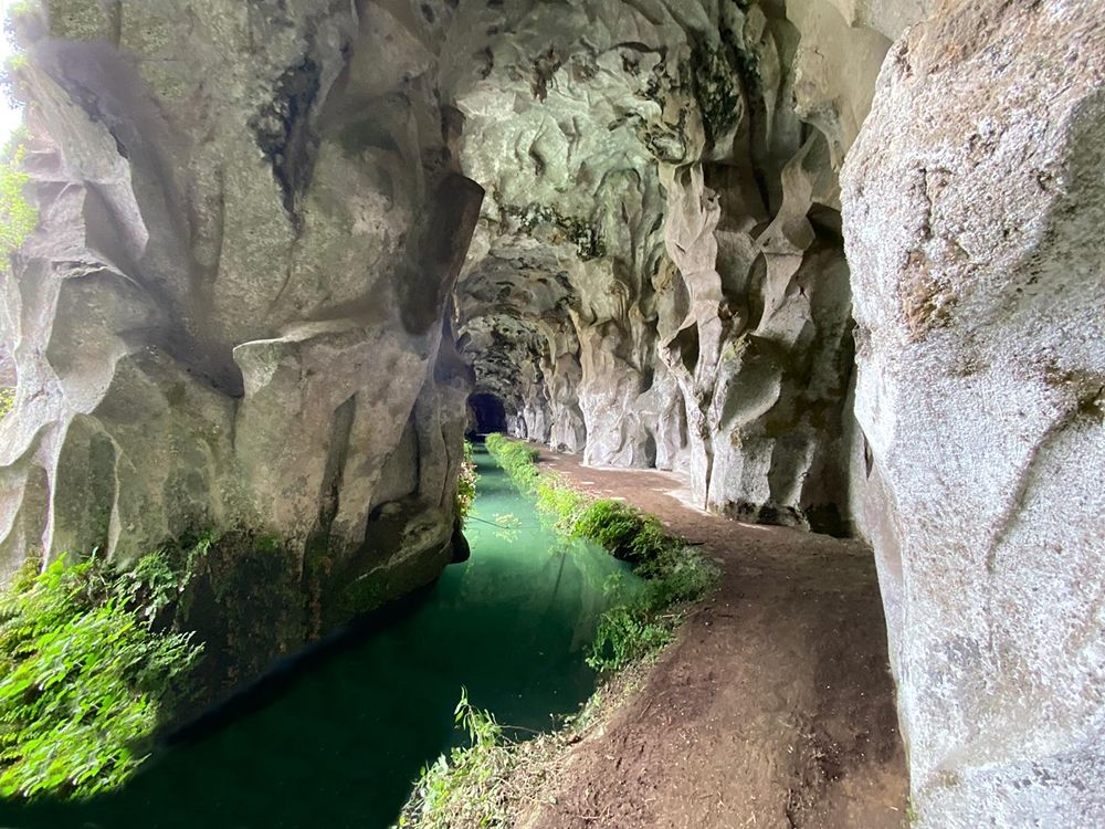 Uno scorcio della Grotta di Eolo, all'interno dell'omonima fontana - Image by Reggia di Caserta