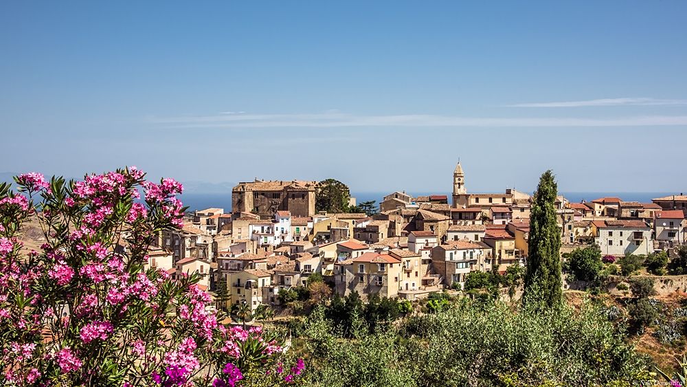 Il borgo jonico di Calopezzati (Cosenza) - Ph. © Nilo Domanico