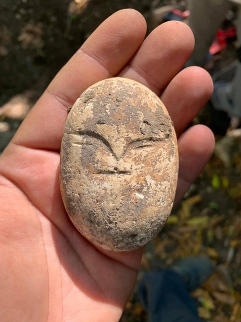 L'idoletto neolitico in pietra ritrovano nel Pulo di Molfetta