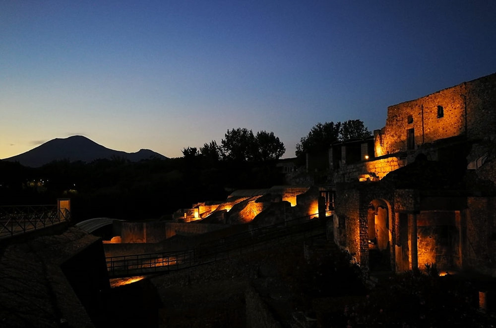 Pompei in notturna - Image courtesy Laura Noviello © 