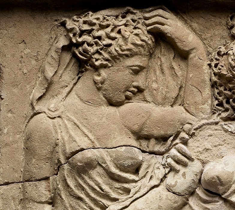 Altare da Medma (part.), terracotta, fine V-inizi IV sec. a.C. - Image by Getty Open Content Program
