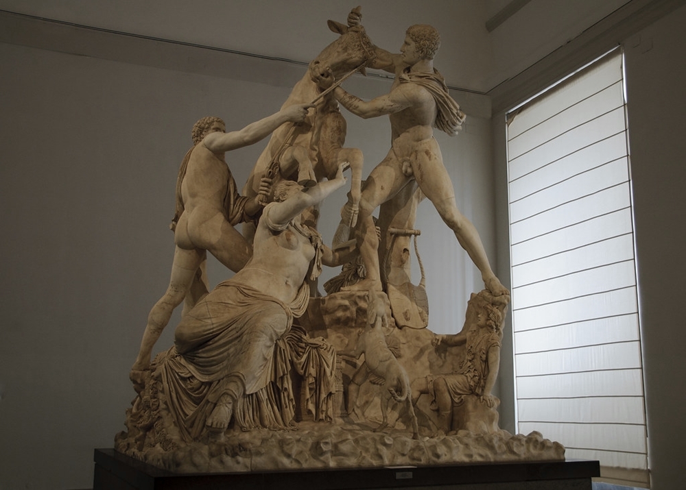 Toro Farnese, marmo, I sec. d.C., Napoli Museo Archeologico Nazionale