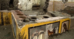 A Pompei riemerge un antico luogo di ristoro con i suoi bellissimi affreschi