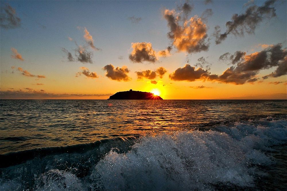 Il mare di Diamante con l'isolotto di Cirella sullo sfondo - Ph. © Stefano Contin