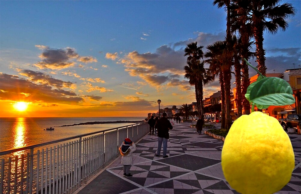 Scorcio del lungomare di Diamante (Cs) al tramonto - Ph. Stefano Contin