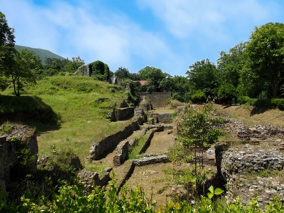 Resti dell'antica città di Nuceria Alfaterna