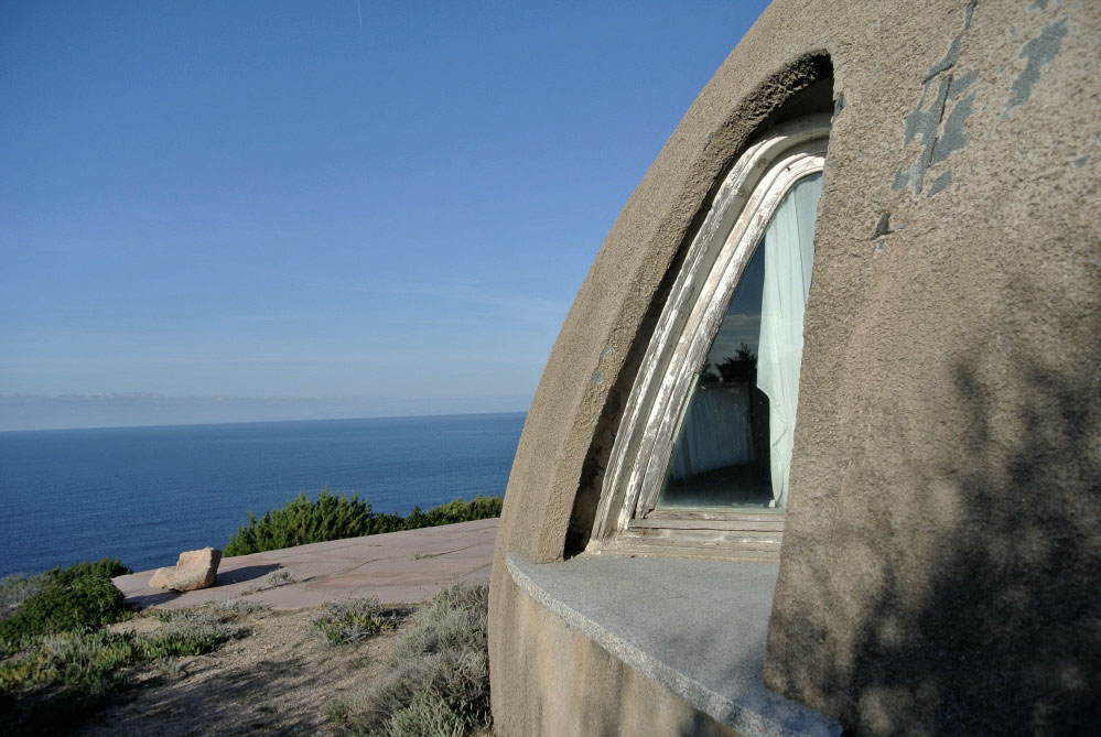 Scorcio esterno della villa con vista mare - Image by Sardegna Abbandonata