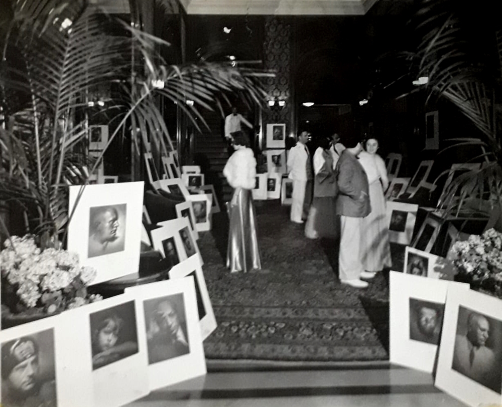 Scorcio della mostra di Ralph Oggiano al Grand Hotel in P.zza delle Terme, Roma, 1938