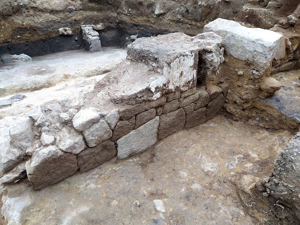 Muro settentrionale della struttura sacra arcaica