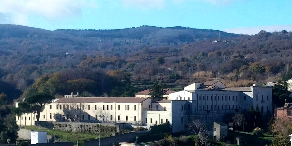 Scorcio dell'ex Ospedale Psichiatrico di Girifalco (Cz) - Image source