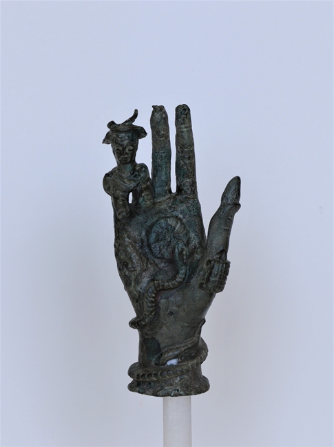 Mano Pantea, bronzo, I sec. d. C. | Su concessione del Ministero della Cultura – Parco archeologico di Sibari; riproduzione vietata - Licenza