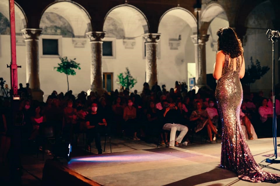 Beatrice Rana presenta un concerto al Chiostro del Rettorato (Lecce), nell'edizione 2021 - Image by ClassicheFORME