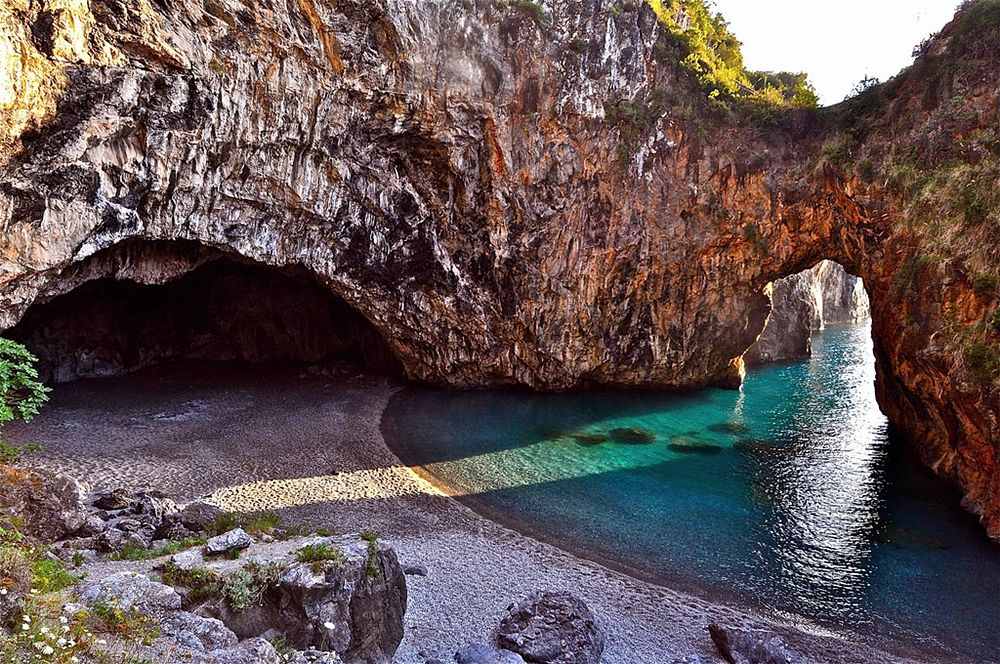 Scorcio della caletta dell’Arcomagno, lungo la costa di S. Nicola Arcella – Ph. © Stefano Contin