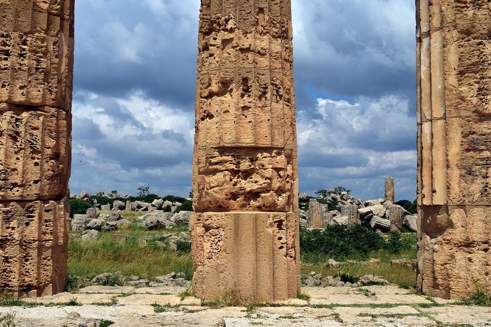 Selinunte, tra le colonne del tempio C - Ph. Ulrike Leone via Pixabay