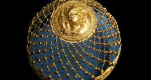 Gli splendidi gioielli di un’antica dama tarantina custoditi all’Altes Museum di Berlino