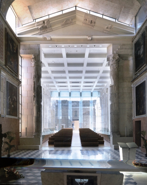 Scorcio della cattedrale restaurata (visibili i resti del tempio antico), Pozzuoli - Image from wikipedia
