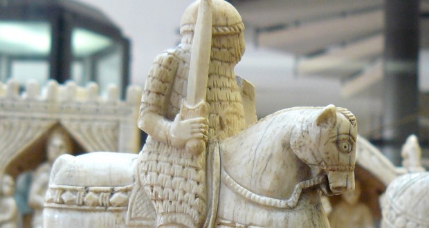 “Scacchiera di Carlo Magno”: si trova a Parigi la scacchiera occidentale più antica. Fu realizzata a Salerno