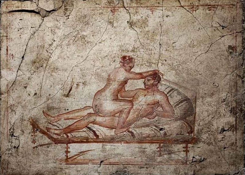Uno dei quadretti erotici della stanza di Euthychis, Casa dei Vettii, Pompei - Image from wikipedia