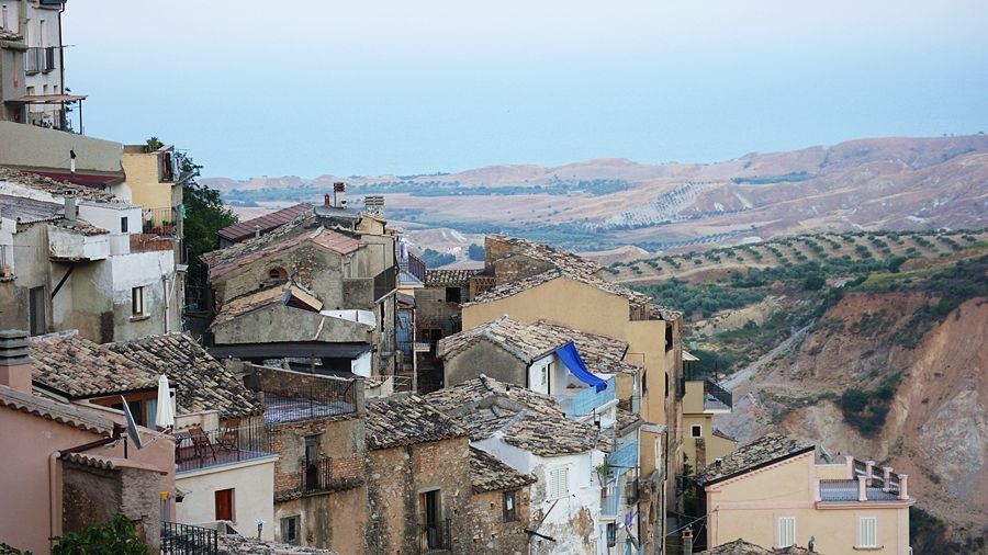 Calabria - Scorcio panoramico di Badolato (Catanzaro) - Ph. Andrea Martini di Cigala per Racconta il tuo Sud