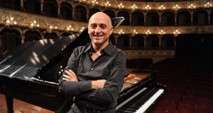 Il pianista Benedetto Lupo in concerto al Petruzzelli diretto da Günter Neuhold