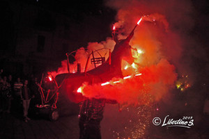 U camiu, festa di "Tri da Cruci" (Tre della Croce), Tropea (VV) - ph. Salvatore Libertino per Racconta il tuo Sud