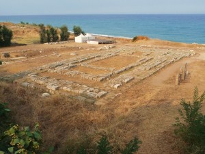 Tempio dorico di Kaulonia, a Monasterace (Reggio Calabria) – Ph. Marcuscalabresus | CCBY3.0