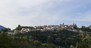 Sud abusato. In Abruzzo la più grande discarica di rifiuti tossici d’Europa. Nota da decenni, va bonificata con urgenza