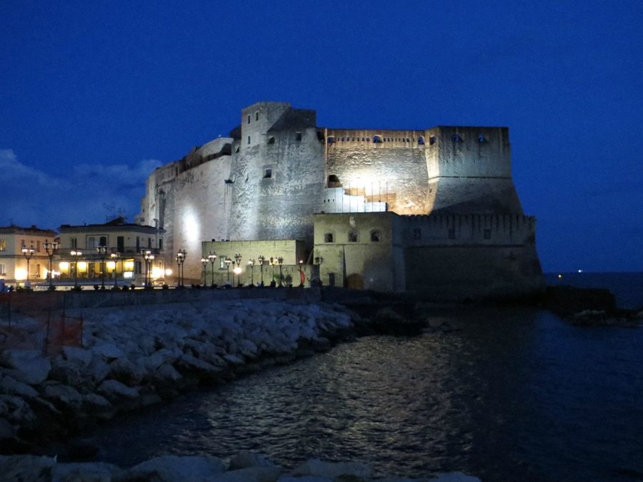 castel_dell_ovo_napoli_sud_italia_opt