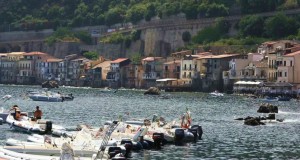 Racconta il tuo SUD | Calabria: il mare in casa a Chianalea di Scilla, immagine e testo di Anna Giannieri