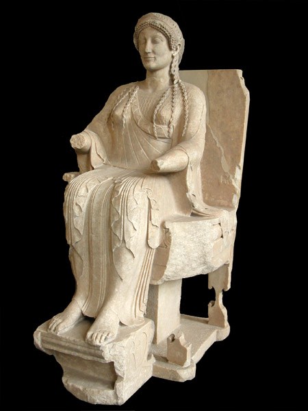 Persefone, marmo pario, V sec. a.C., Altes Museum, Berlino -  Ph. Jean-Pierre D’Albéra | CCBY2.0