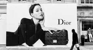 Lecce rende omaggio a Christian Dior. In mostra gli abiti di una collezione pugliese