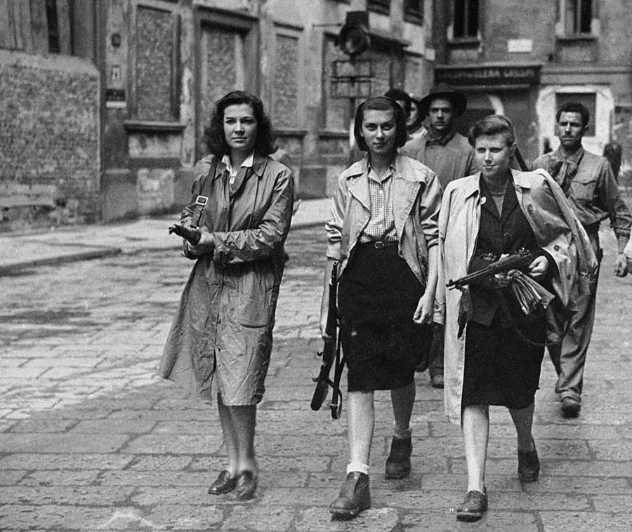 Donne partigiane, Italia anni '40