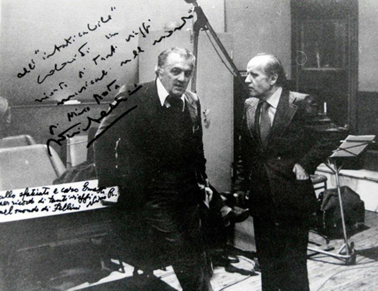 Il compositore Nino Rota (a destra) con il regista cinematografico Federico Fellini