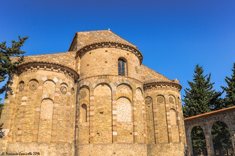 Calabria - Veduta della parte absidale della chiesa di S. Maria del Patir, Rossano (Cs) - Ph. © Ferruccio Cornicello