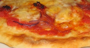 Pizza con la ‘nduja e la cipolla di Tropea
