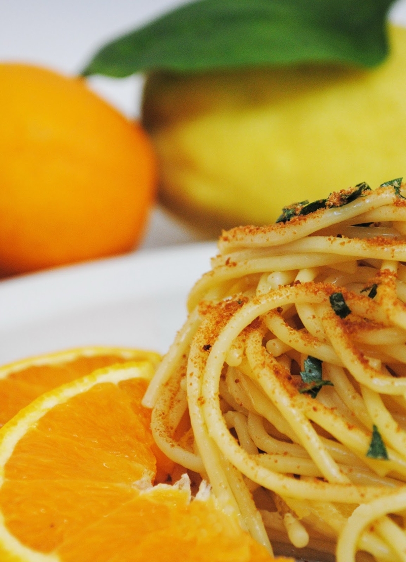 spaghetti, bottarga, agrumi